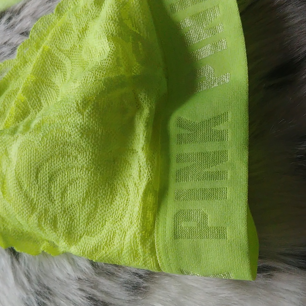 ♥️HP♥️ PINK Plunge Lace Bralette - Picture 2 of 8